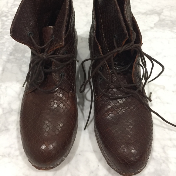 Collection Privee Brown Leather Boots - Picture 1 of 6